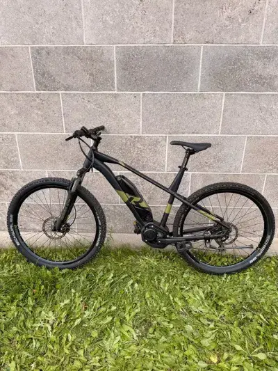 R RAYMON HardRay E 2.0 – E-Mountainbike Hardtail (Modelljahr 2022, Größe XL, black / armor matt)