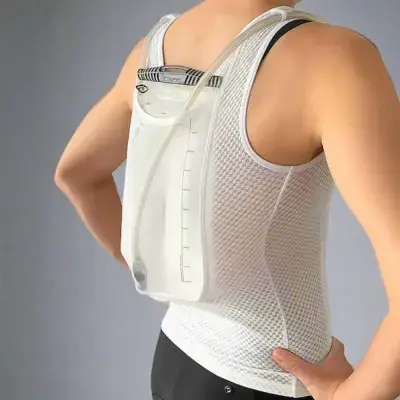 VeloToze Funktionsweste Hydro Vest L Weiß - aerodynamische Trinkweste mit Kühlfunktion