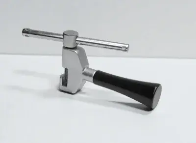 Mounty Chain‑Tool Tec schwarz/silber Kettennietendrücker 8–12fach