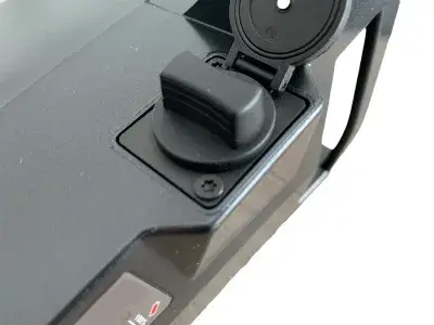 Impulse Akku Ladebuchsenabdeckung – für Impulse 1 & 2 Akkus (XLR-Stecker)