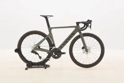 Canyon AEROAD CF SLX 7 DI2 C46 – 2025 – für Körpergröße 172 - 178 cm