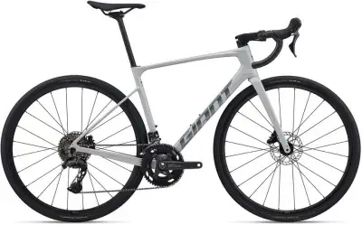 Giant Defy Advanced 3 Grau Modell 2026