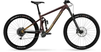 Ghost Riot EN Essential Rot Modell Aktion