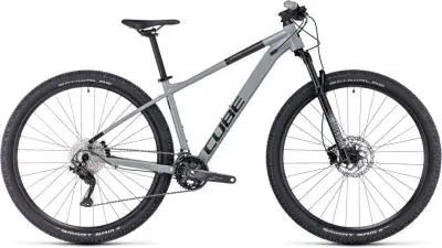 Cube Attention Grau Modell Aktion