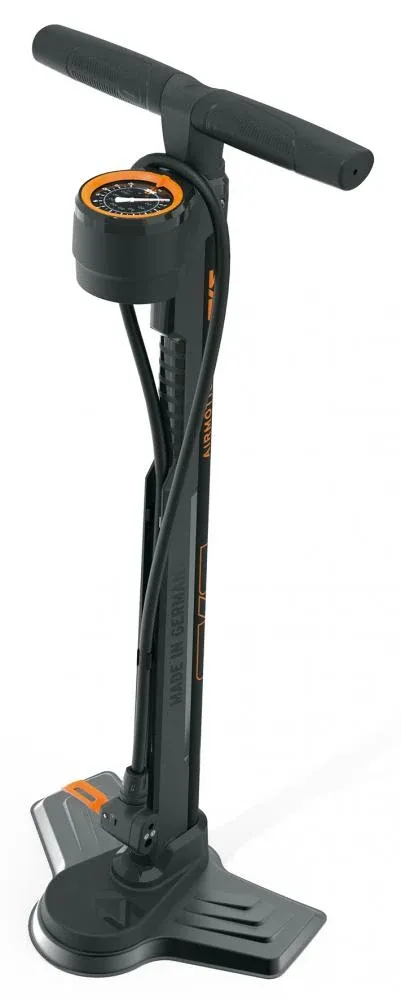SKS AIRMOTION 12.0 Standpumpe mit stabilem Stahlrohr - oben liegendem Präzisionsmanometer langem…