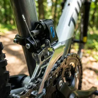 SHIMANO Umwerfer ALTUS FD-M310 3-fach MTB/Trekking - zuverlässige Schaltperformance für Einsteiger…