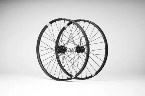 Crankbrothers Synthesis Carbon E-BIKE BOOST Tubeless Ready Laufradsatz, 29Zoll , 110x15mm-148x12mm,…