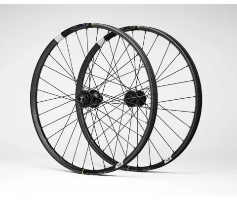 Crankbrothers Synthesis Carbon Enduro 11 BOOST P321 Tubeless Ready Laufradsatz, 27.5Zoll ,…