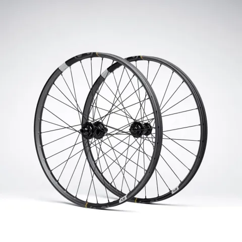 Crankbrothers Synthesis Carbon Enduro 11 BOOST I9 Hydra Tubeless Ready Laufradsatz, 29Zoll ,…