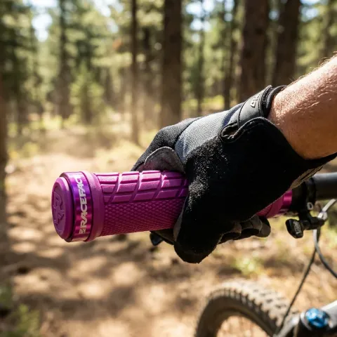 Race Face Grippler Lock-On Griff, 33mm, magenta lila - sicherer Halt und Komfort